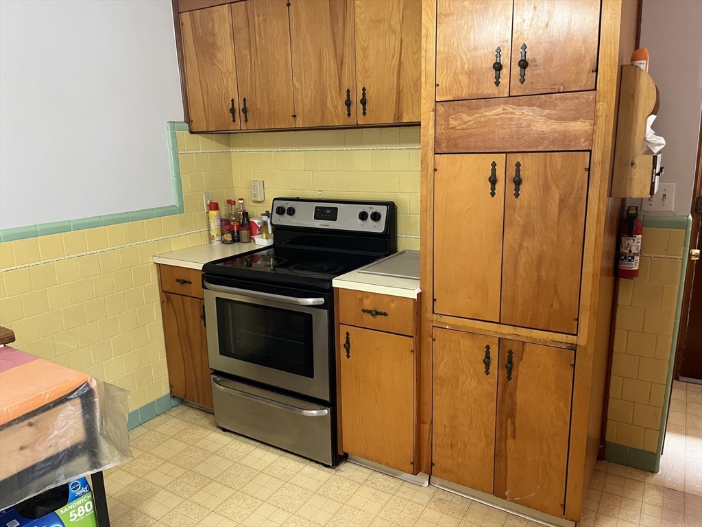 32 Harriet Ave, Shrewsbury