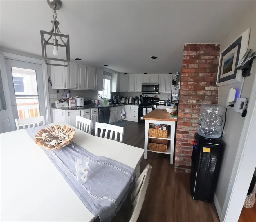 24 Pine Point Rd, Duxbury