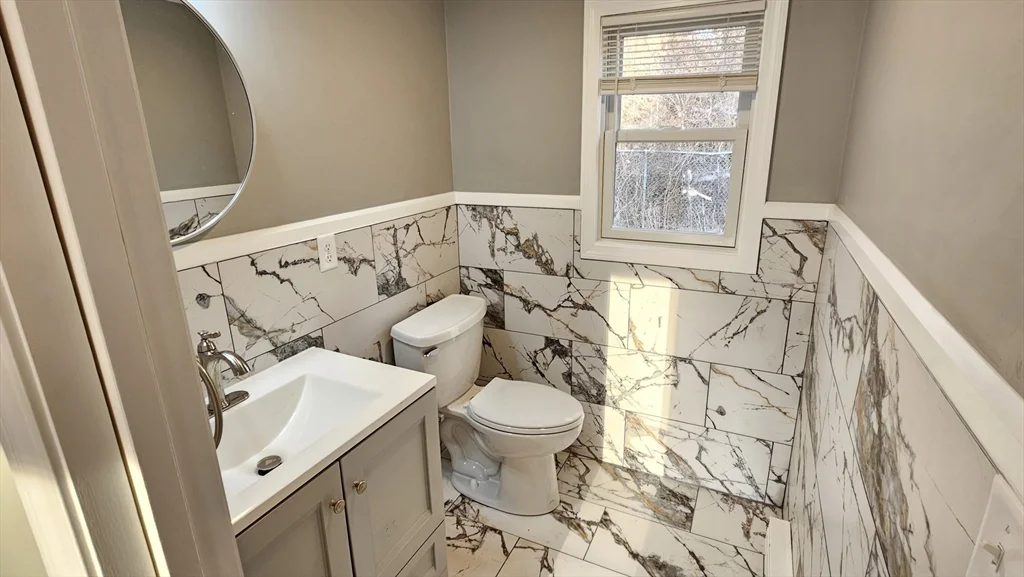 825 Scenic Hwy, Bourne