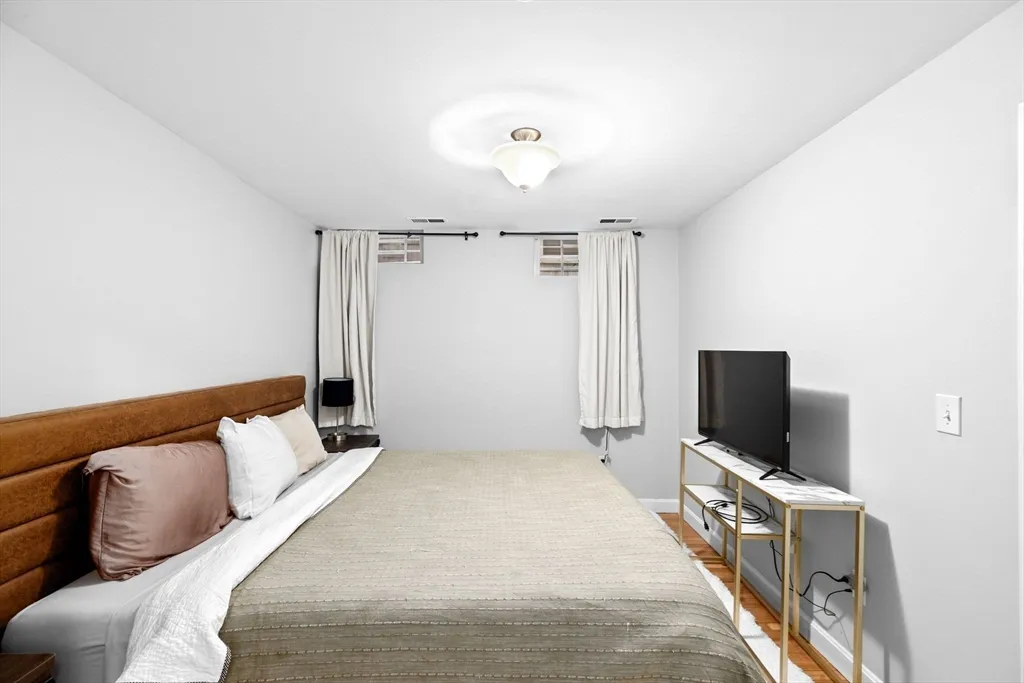 58 Gates St, South Boston