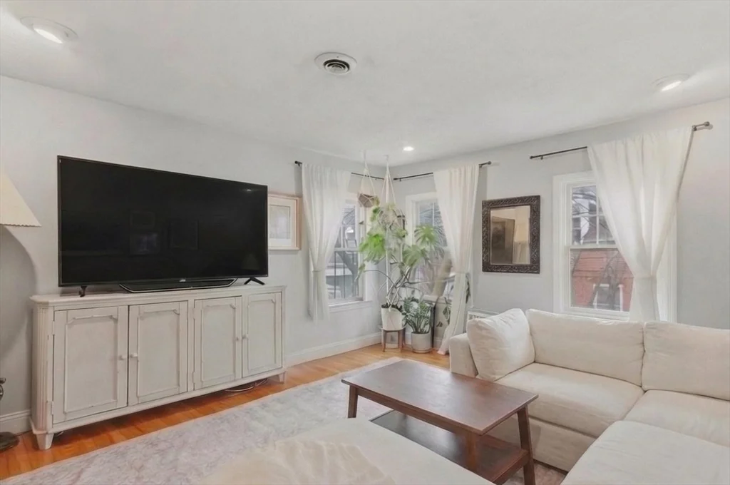 36 Washington St, Charlestown