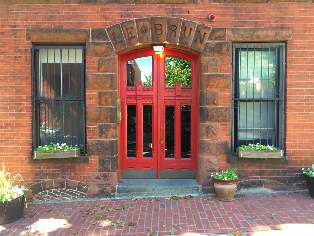 17 Cazenove St, South End