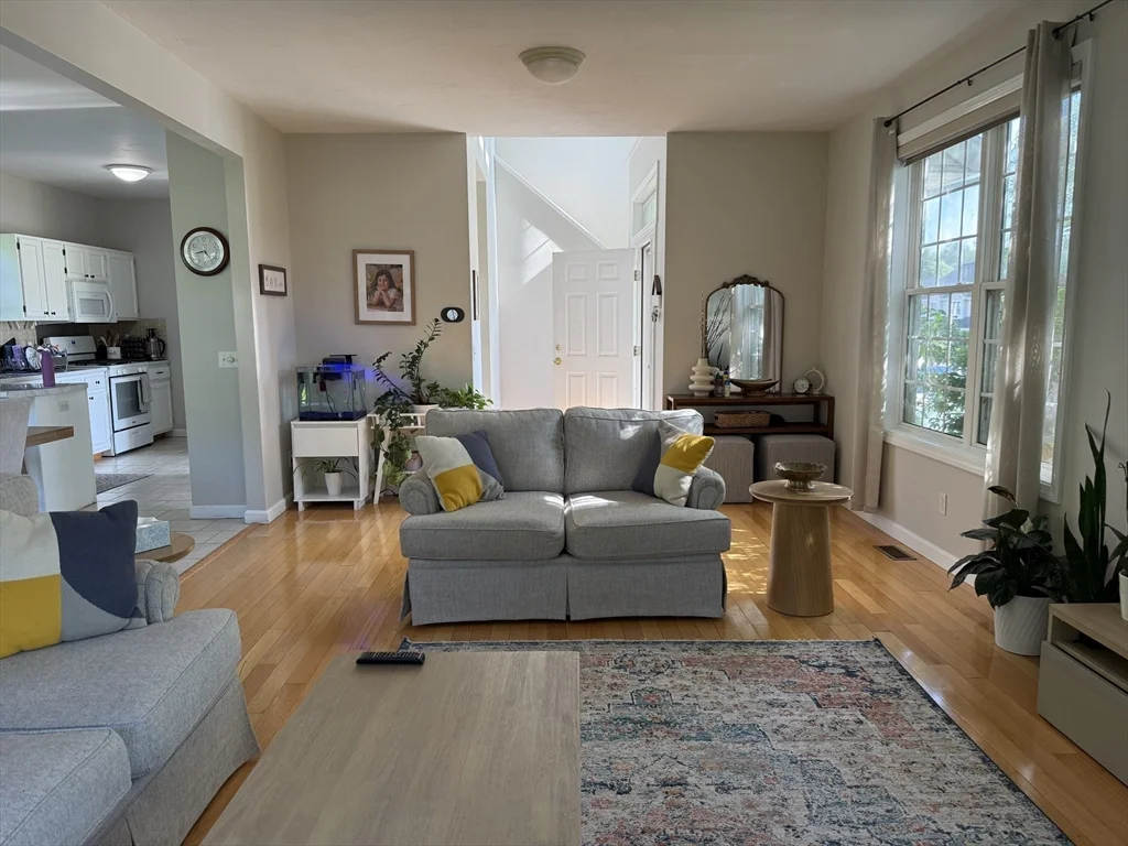73 Odonnell Ave, Shrewsbury