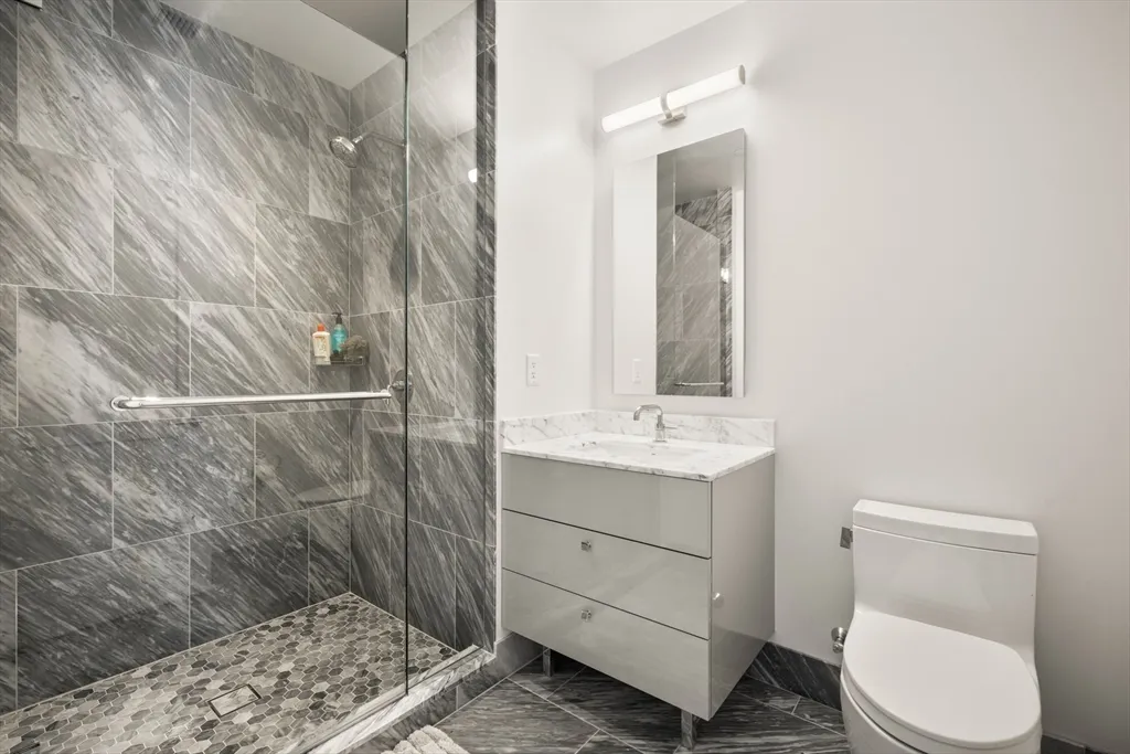 240 Devonshire St, Downtown