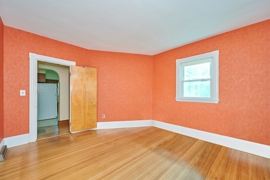 18 Forest St, Lexington