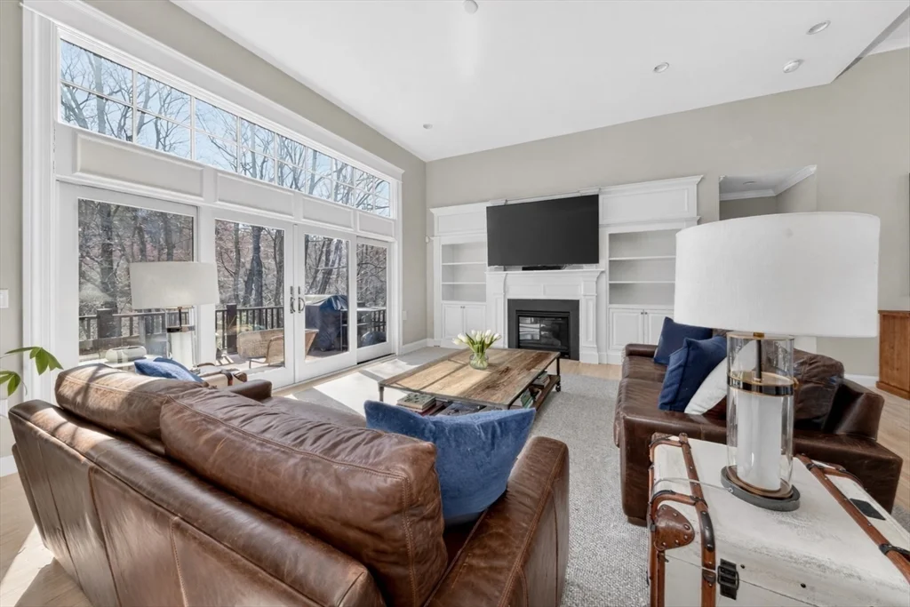 165 Black Rock Dr, Hingham