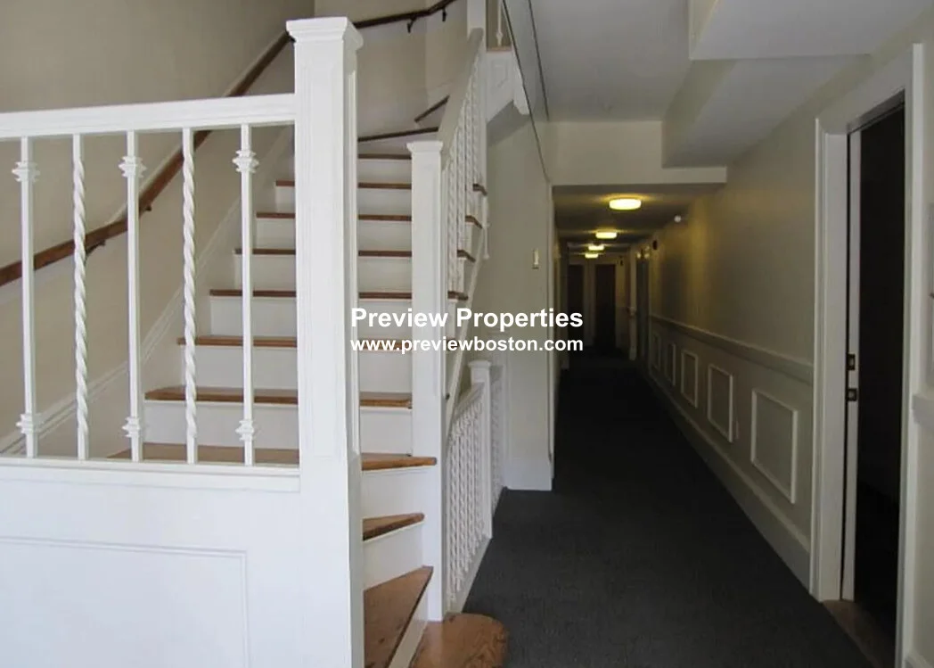 881 Massachusetts Ave, Mid Cambridge