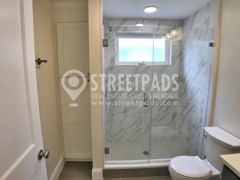 327 Highland Ave, Powder House Square