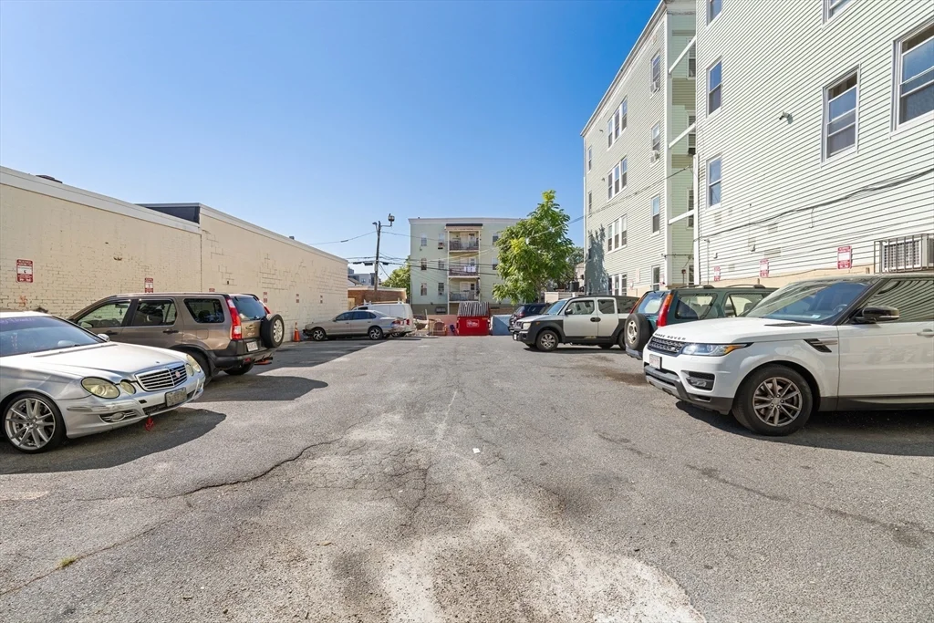 50 Common St, North Lawrence