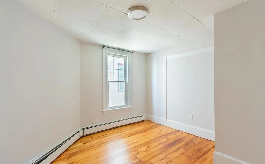 31 Falcon St, East Boston