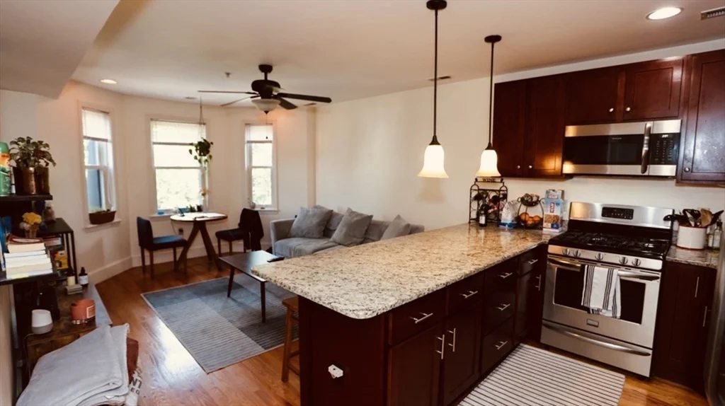 21 Highland Park Ave, Roxbury