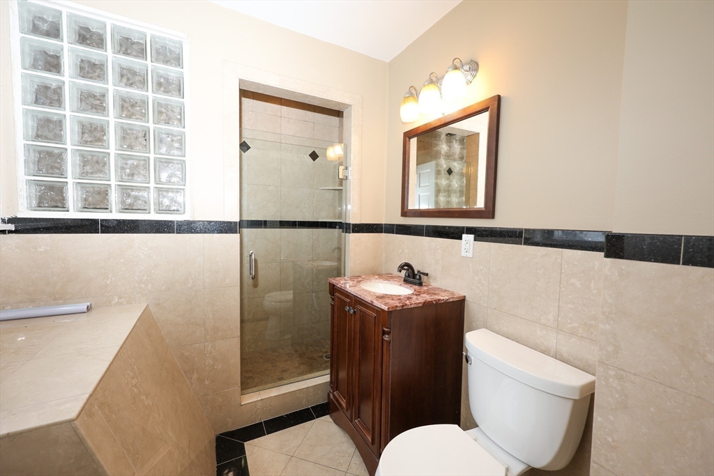 36 Lancaster St, Quincy