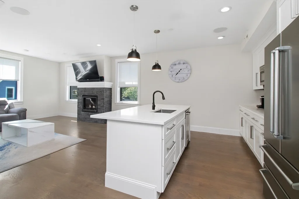 2 Elm St, Dorchester