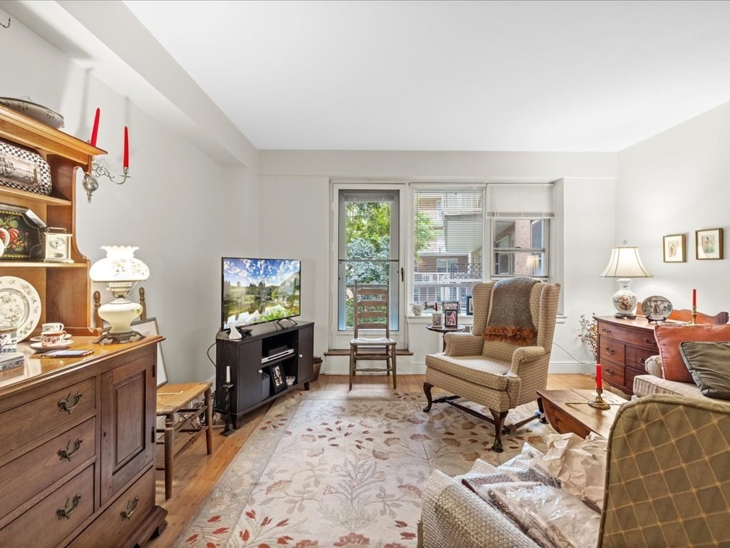 145 Pinckney St, Beacon Hill