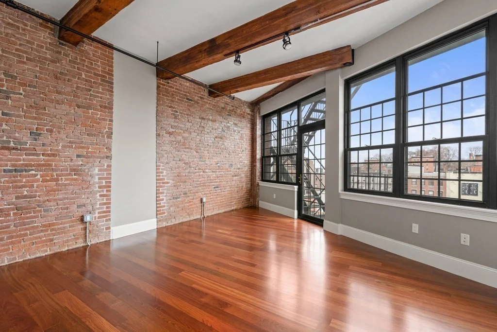 126 N Washington, North End