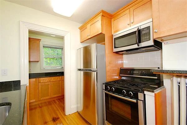 20 Trinity Ter, Newton Center