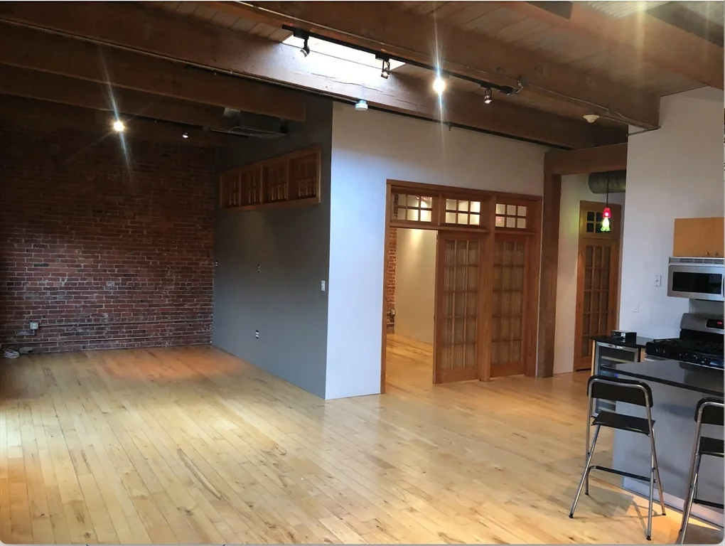 11-21 Wormwood, Seaport District