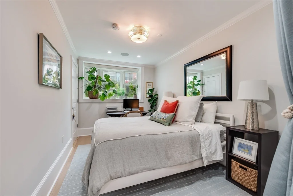 530 East Broadway, South Boston