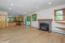 63 Pierrepont Rd, Newton Lower Falls