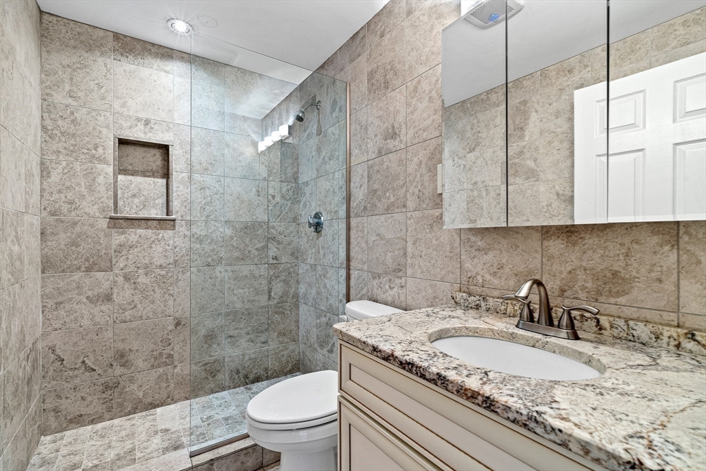 357 Commercial St, Waterfront