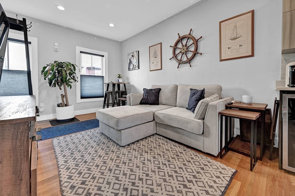 39 Gates, South Boston