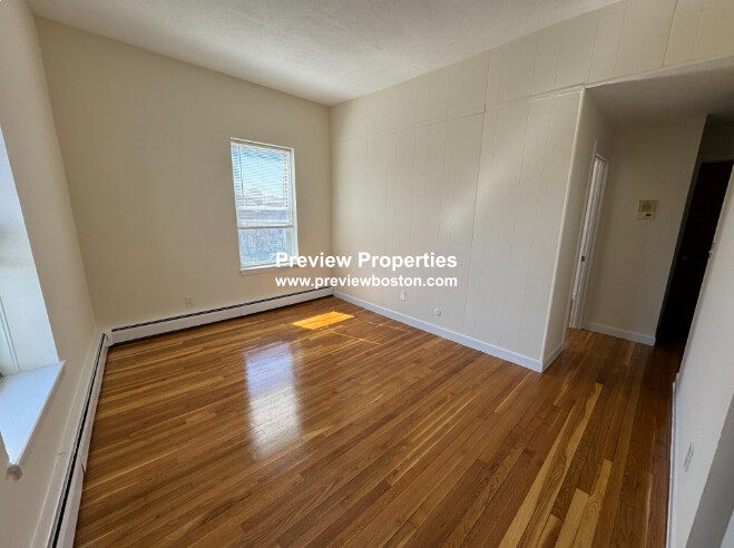 160 North Beacon St, Brighton