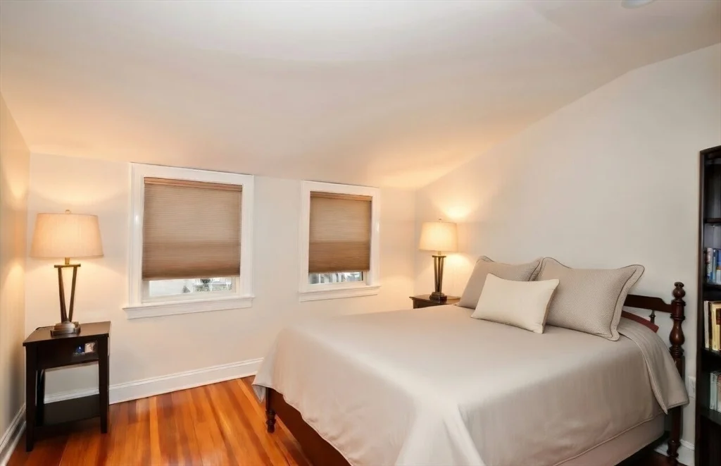27 Crosby Rd, Chestnut Hill