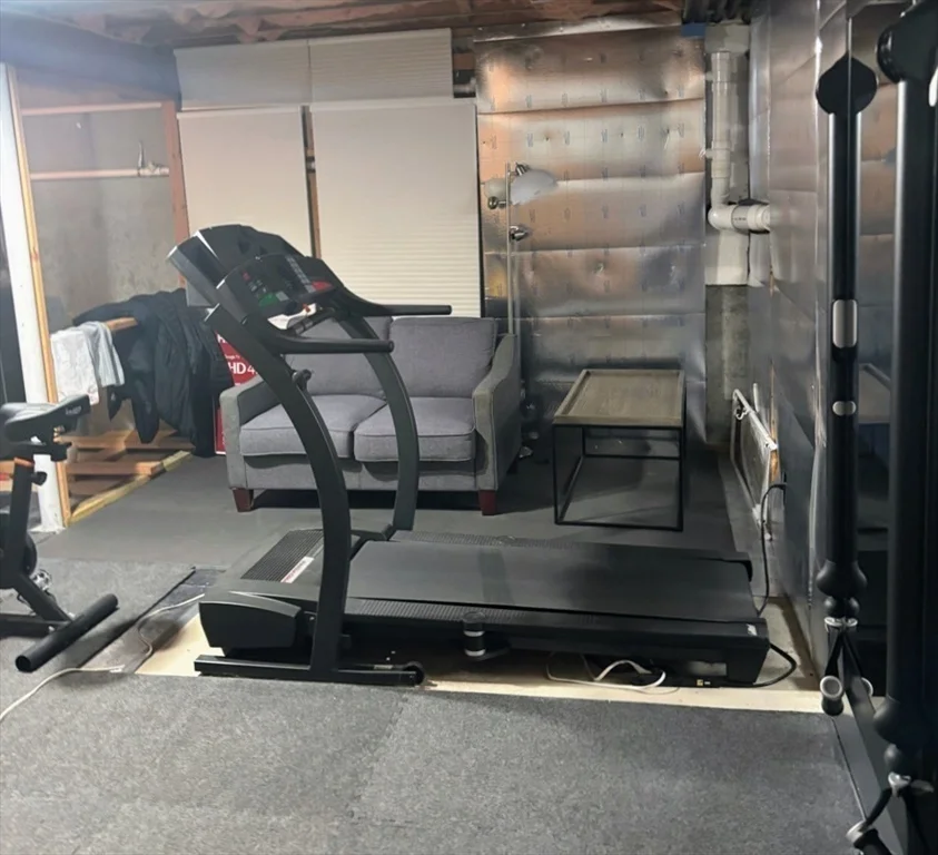 16 Pinecrest Village, Hopkinton