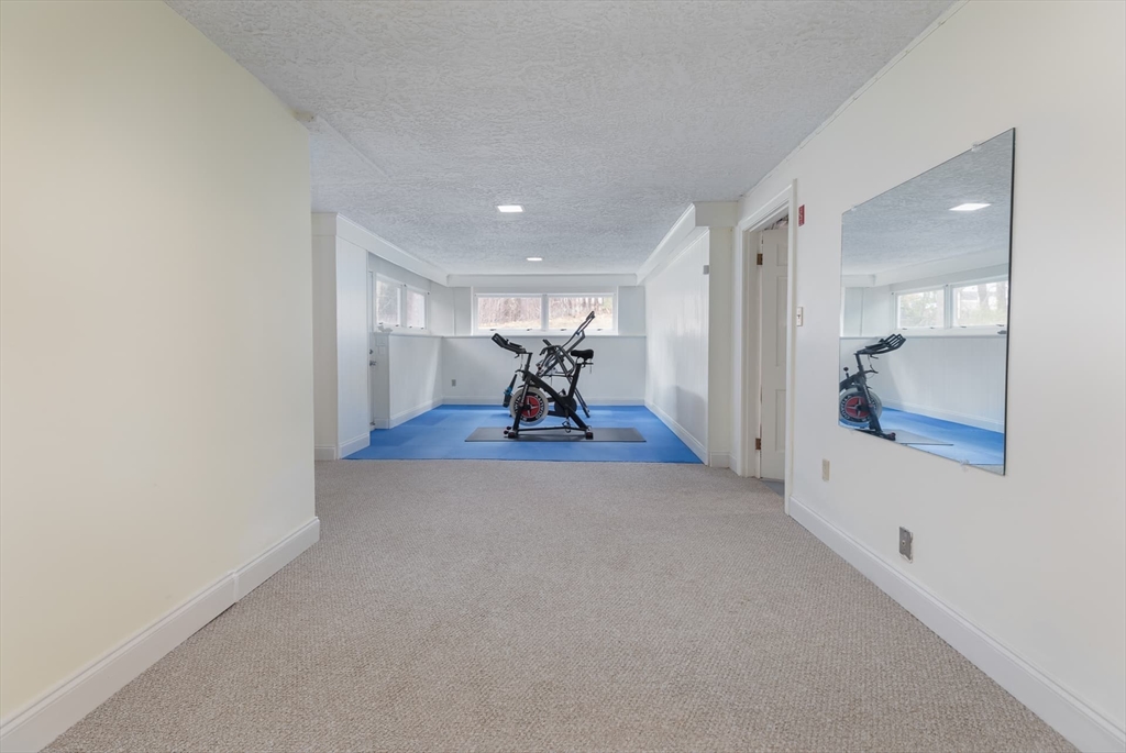 22 Bradford Rd, Weston