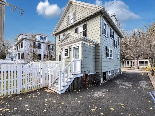 59 Crest St, West Roxbury