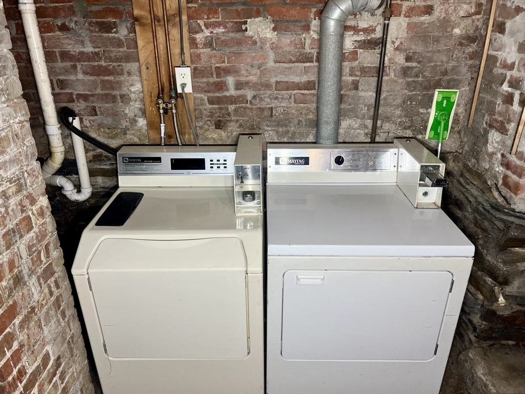 325 Western Ave, Riverside