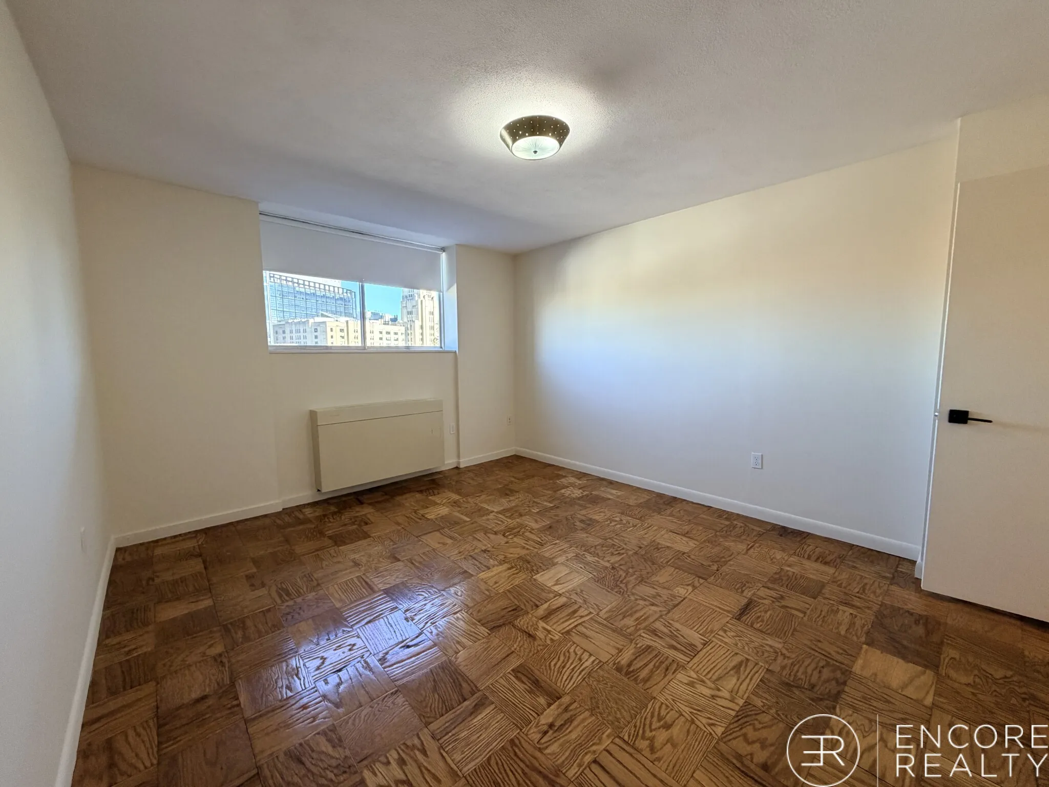 101 Monmouth Ct, Longwood