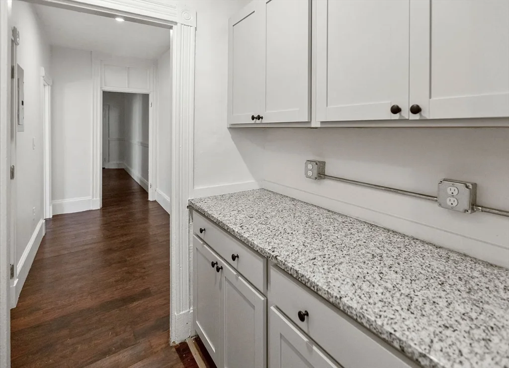 864 Huntington, Mission Hill