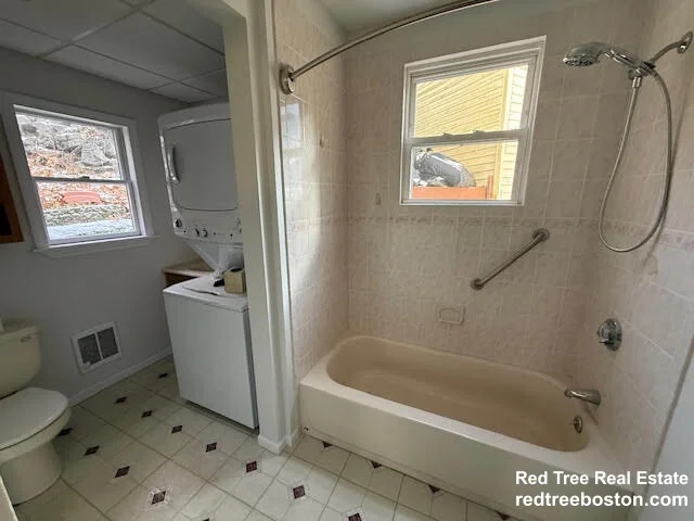 60 Haines St, Medford