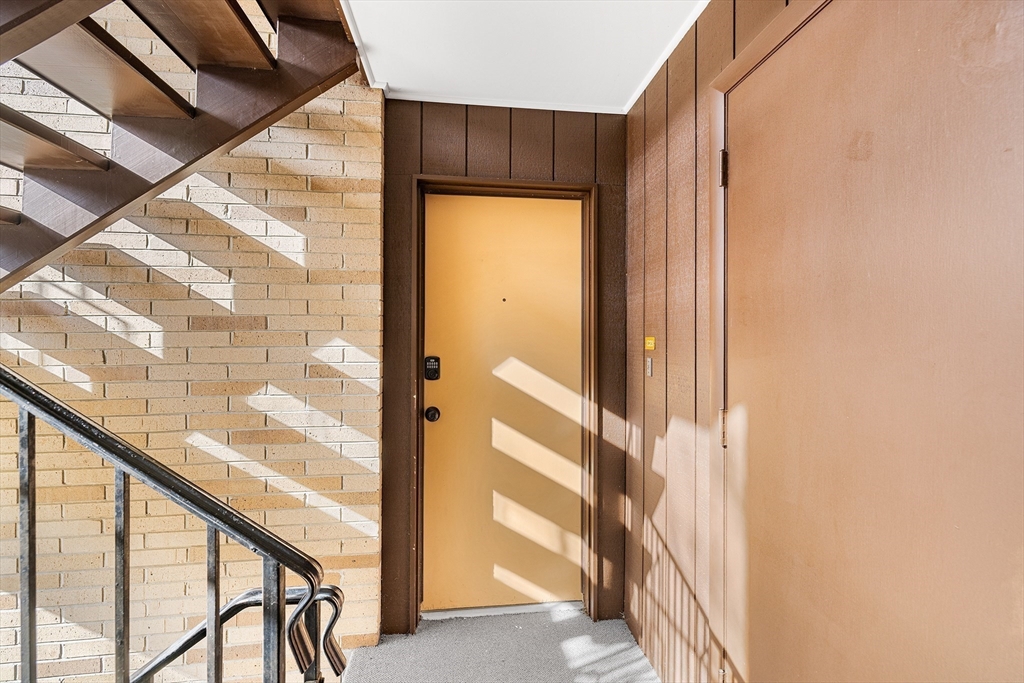 121 Bailey, Worcester