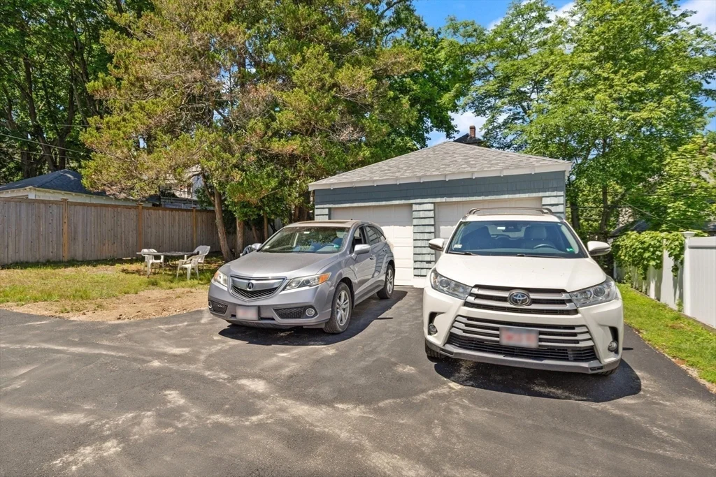 1521 Centre St, West Roxbury