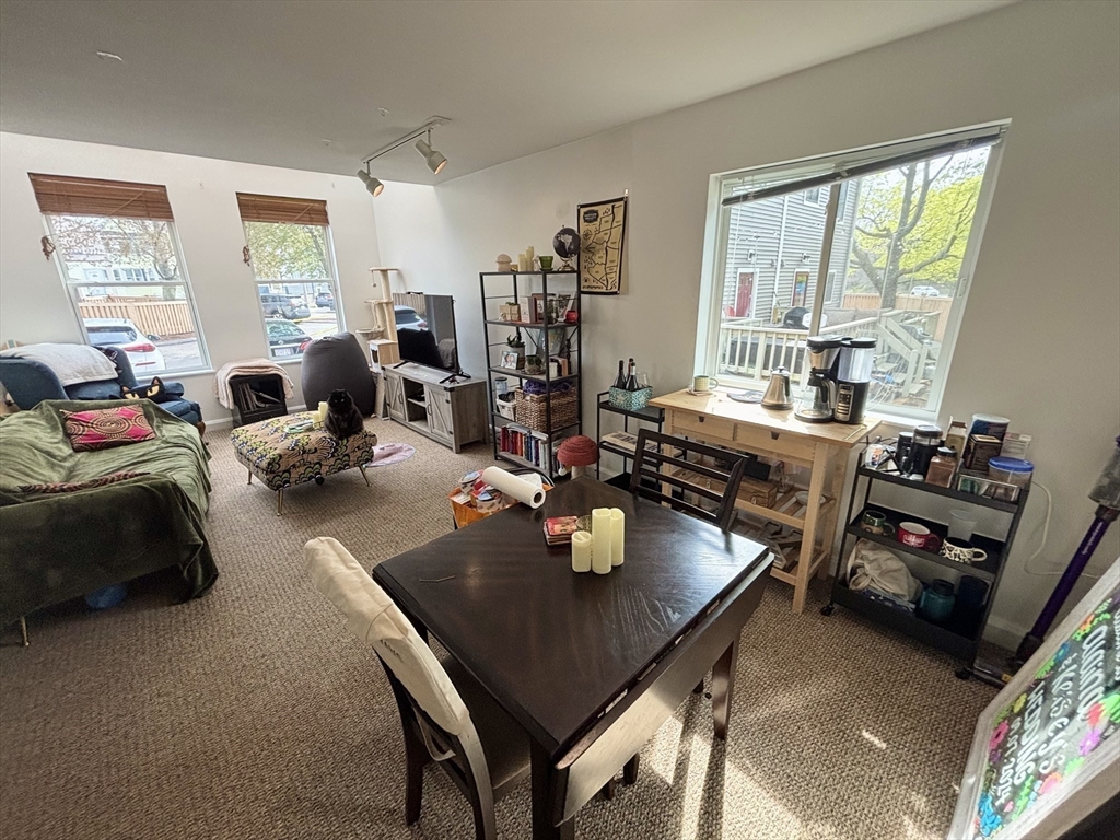 125 Governor Winthrop, Ten Hills