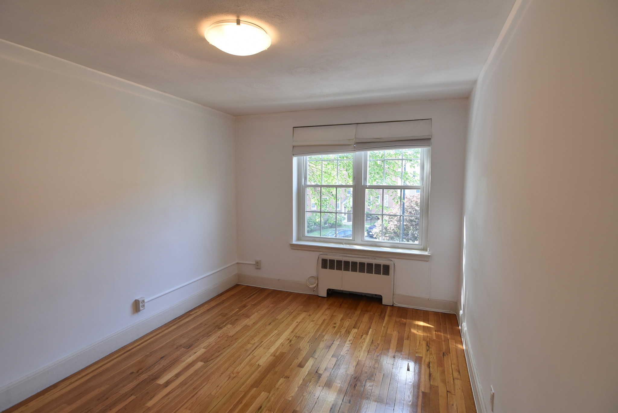 23 Englewood Ave, Washington Square