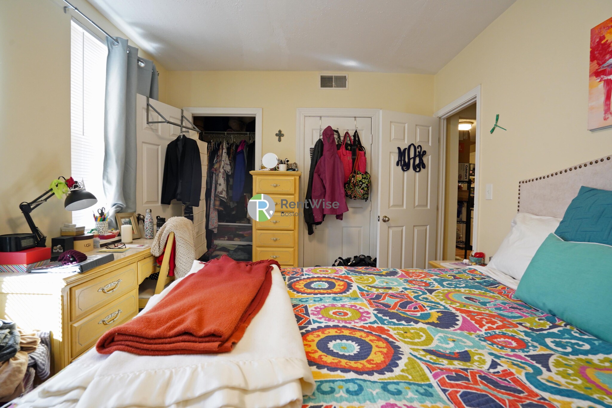 14 Lorraine Ter, Allston