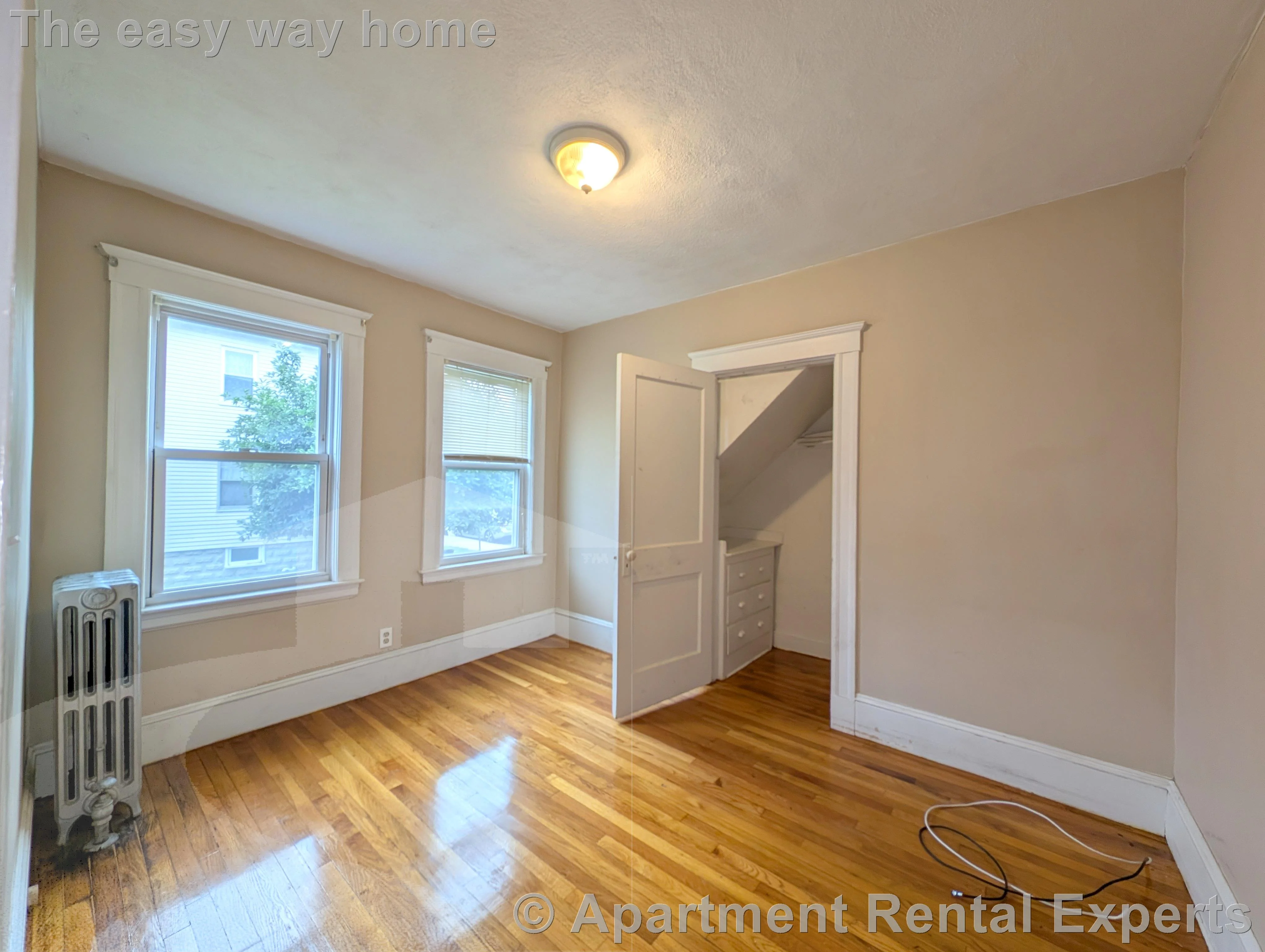 85 Billings Ave, Tufts