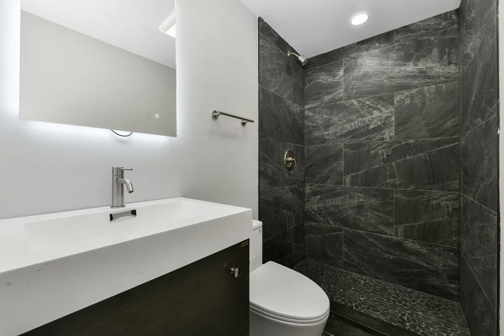 6 Brooks St, East Boston