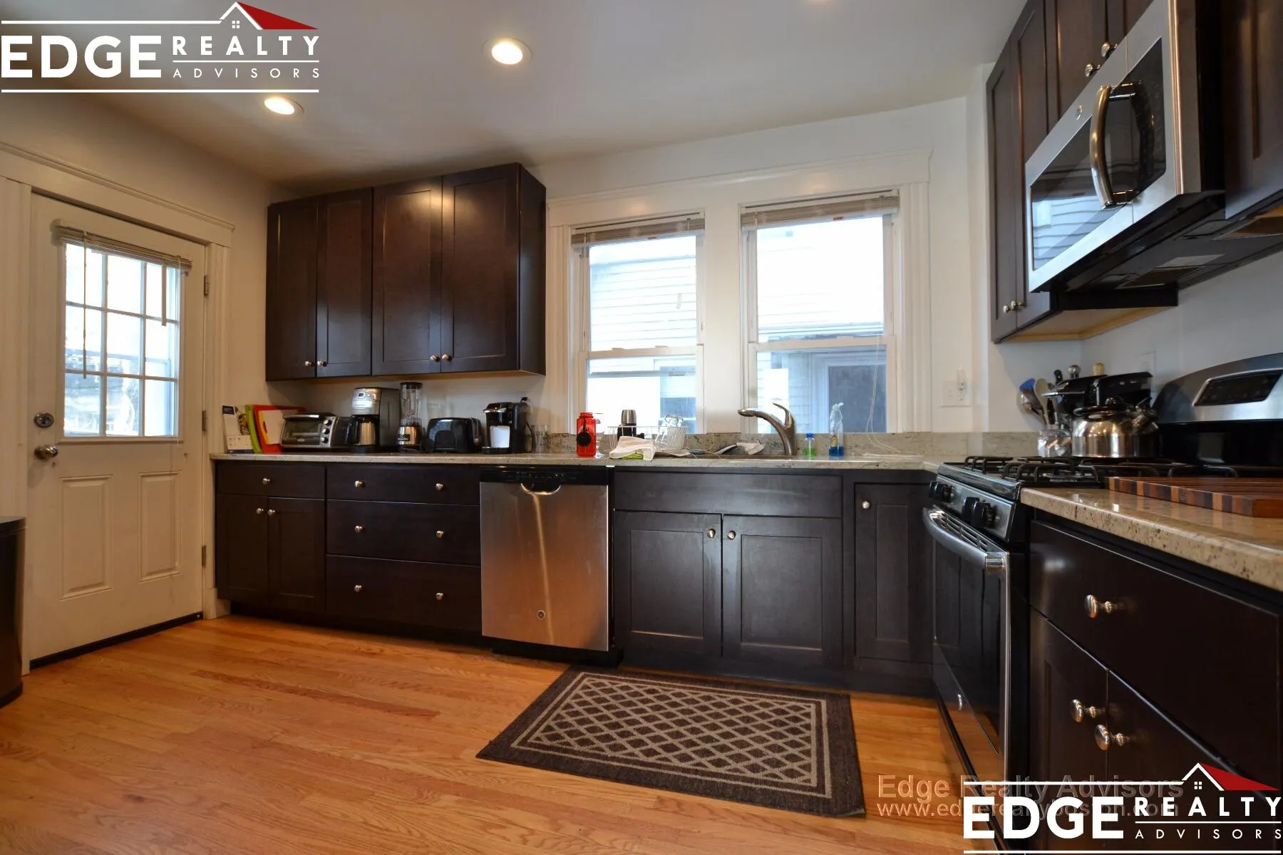 8 Sawyer Ter, Allston