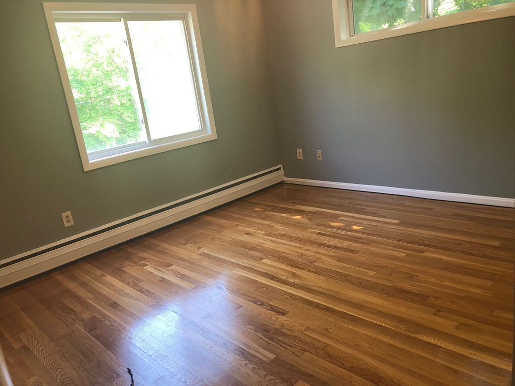 81 Lionel Ave, Waltham