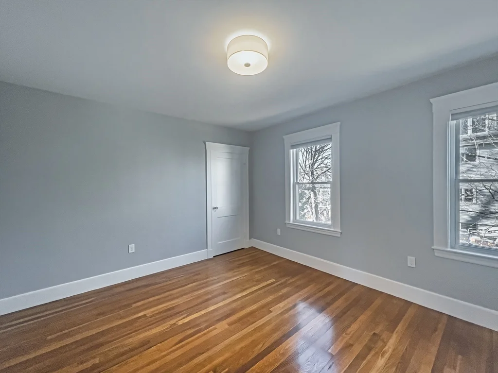 8 Putnam Rd, Ten Hills