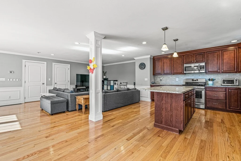 176 Washington St, Reading