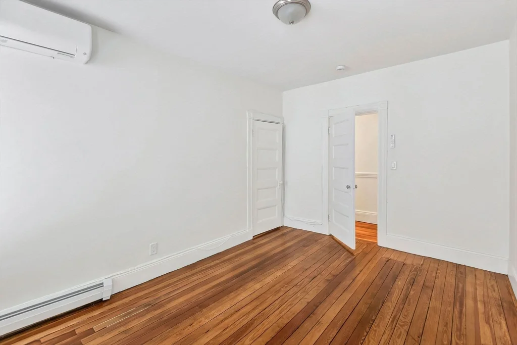 864 Huntington, Mission Hill