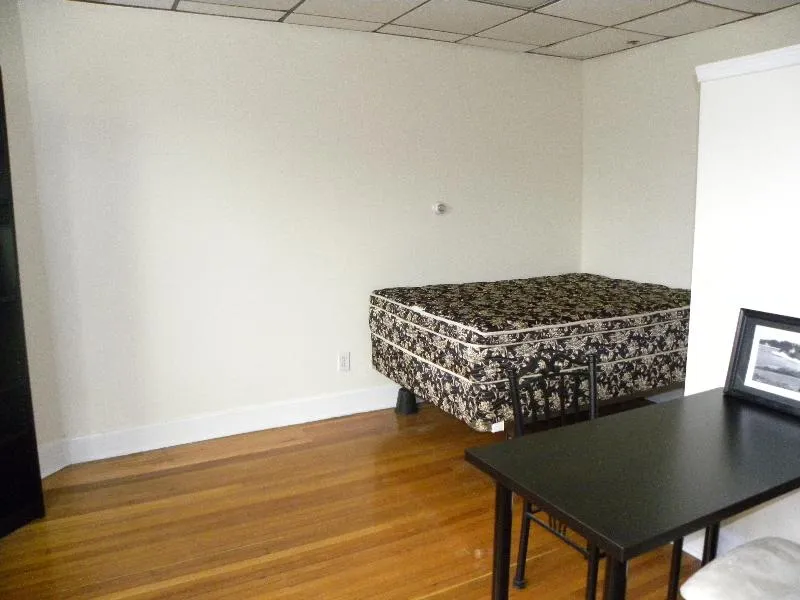 879 Beacon St, Fenway