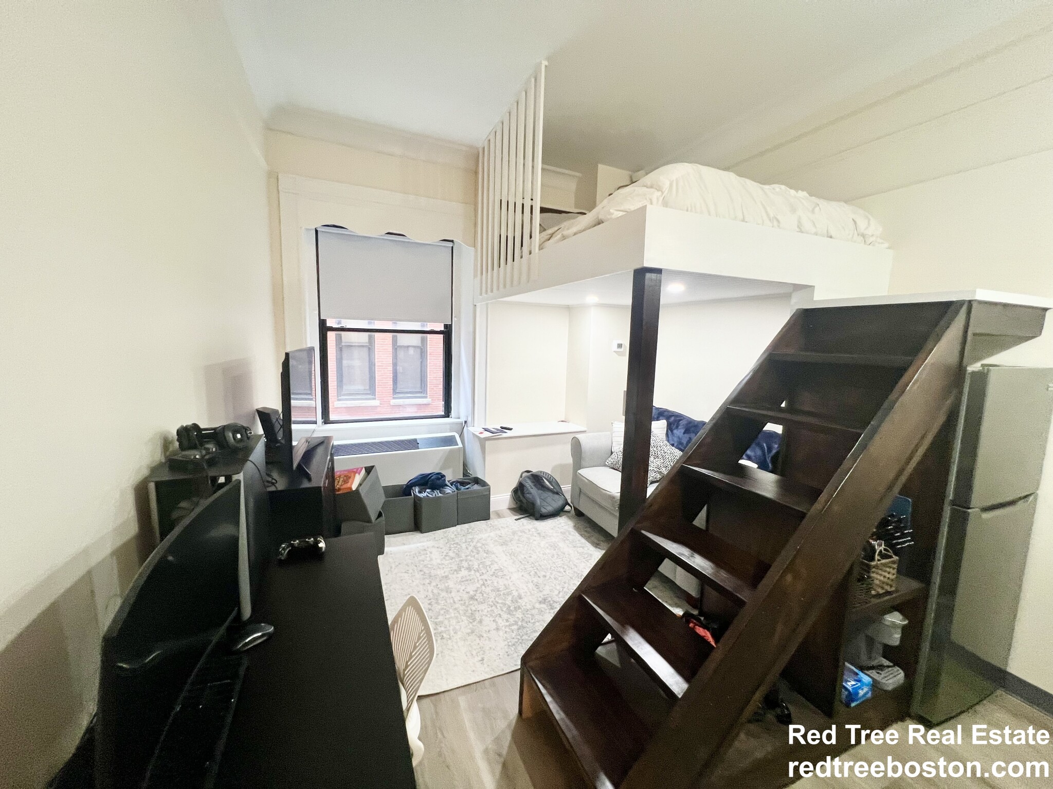 62 Boylston St, Midtown