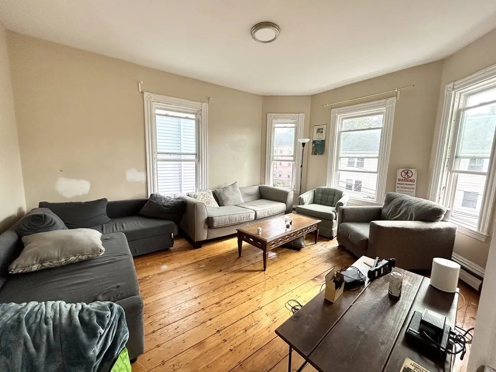 72 Calumet St, Boston