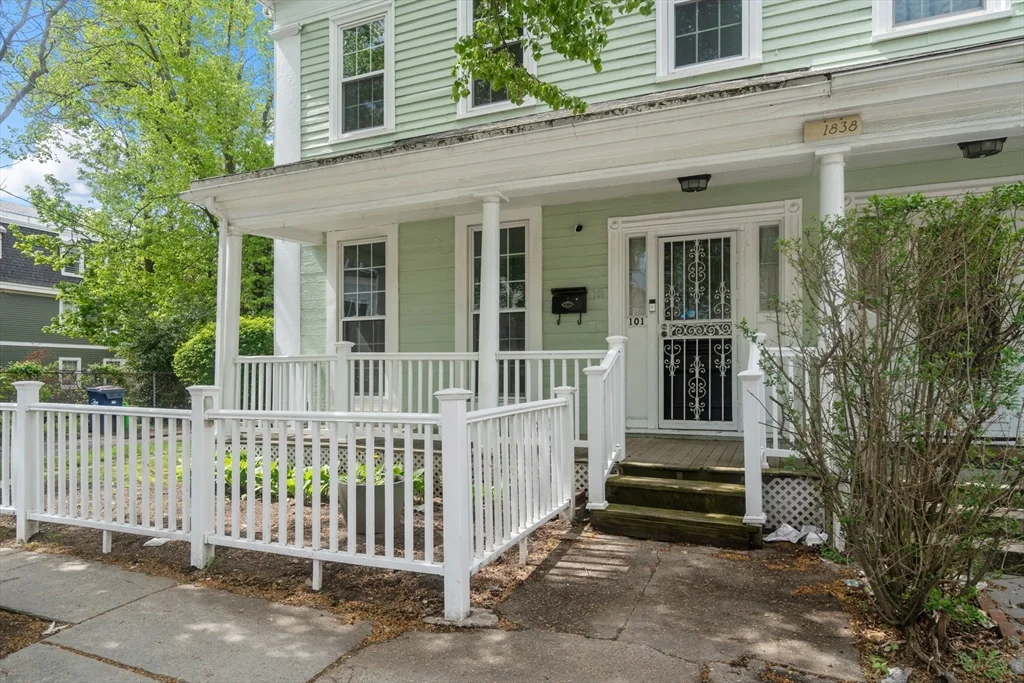 101 Mount Pleasant Ave, Roxbury